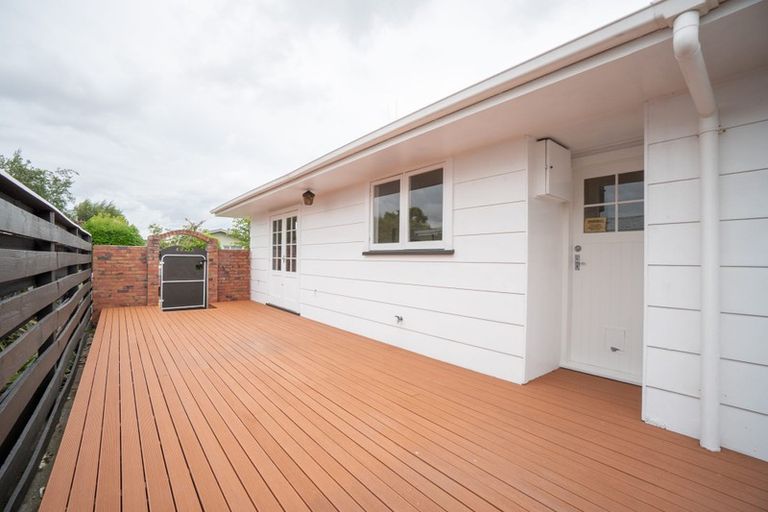 Photo of property in 1 Rakino Place, Awapuni, Palmerston North, 4412