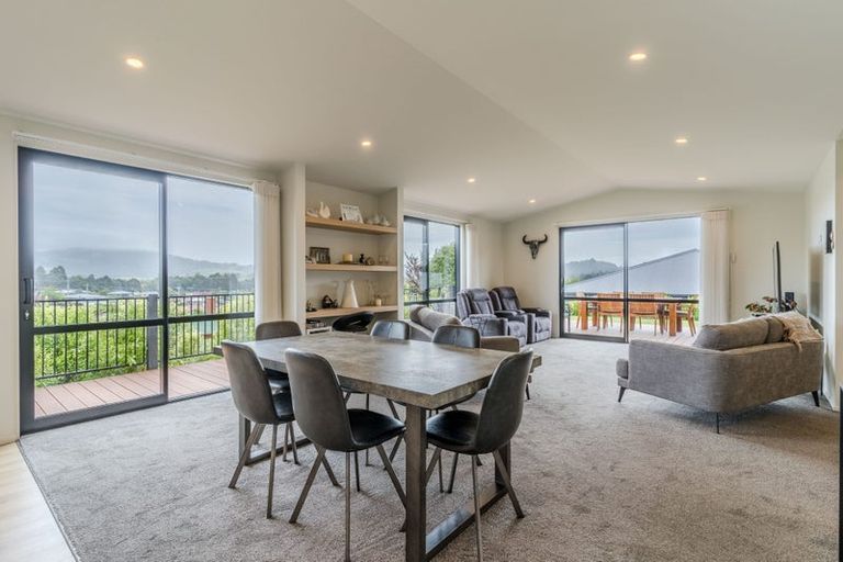 Photo of property in 10 Trudi Place, Green Island, Dunedin, 9018