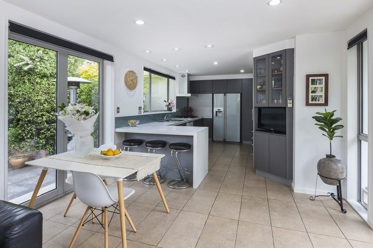 Photo of property in 20 Straven Road, Riccarton, Christchurch, 8011