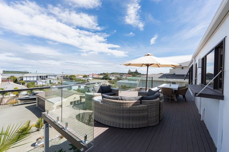 Photo of property in 8 Roore Street, Foxton Beach, Foxton, 4815