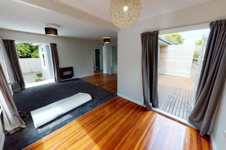 Photo of property in 118 Pahiatua Street, Hokowhitu, Palmerston North, 4410