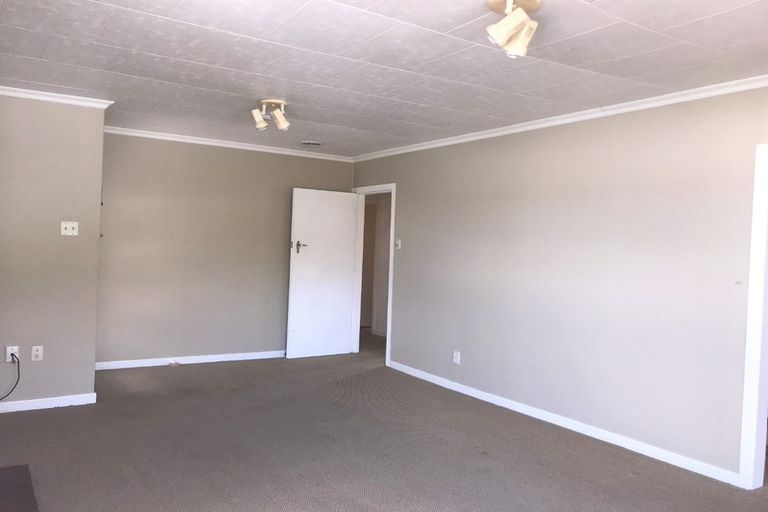 Photo of property in 37 Awanui Street, Merrilands, New Plymouth, 4312