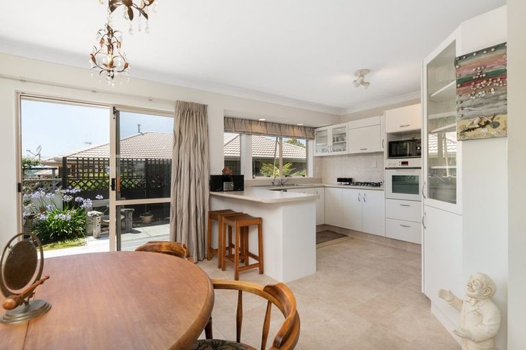 Photo of property in 62a Oxford Street, Tawa, Wellington, 5028