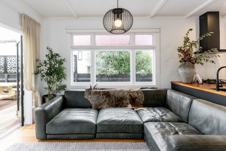 Photo of property in 45 Wellesley Road, Napier South, Napier, 4110