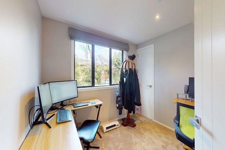 Photo of property in 221c Karori Road, Karori, Wellington, 6012