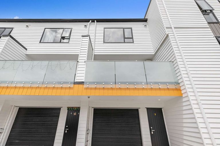 Photo of property in 3/68 Smythe Road, Henderson, Auckland, 0612