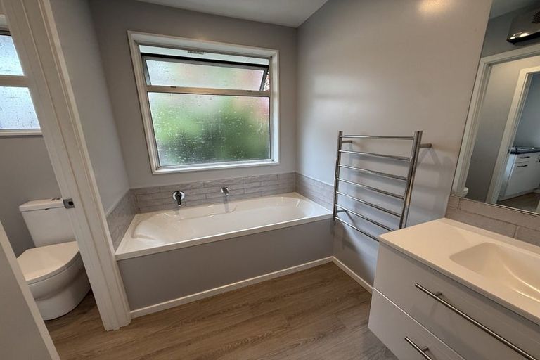 Photo of property in 4 Coates Place, Rangiora, 7400