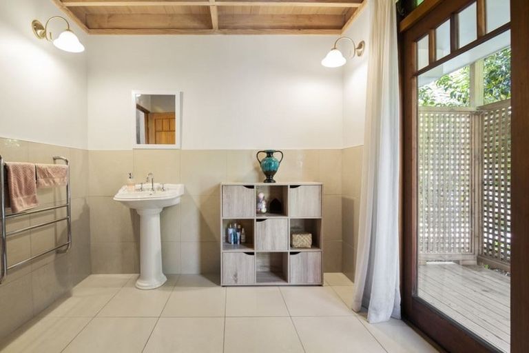 Photo of property in 9 Aotearoa Terrace, Murrays Bay, Auckland, 0630