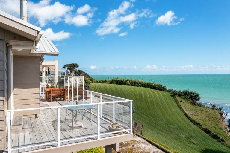 Photo of property in 24 Motukari Place, Onaero, Urenui, 4383