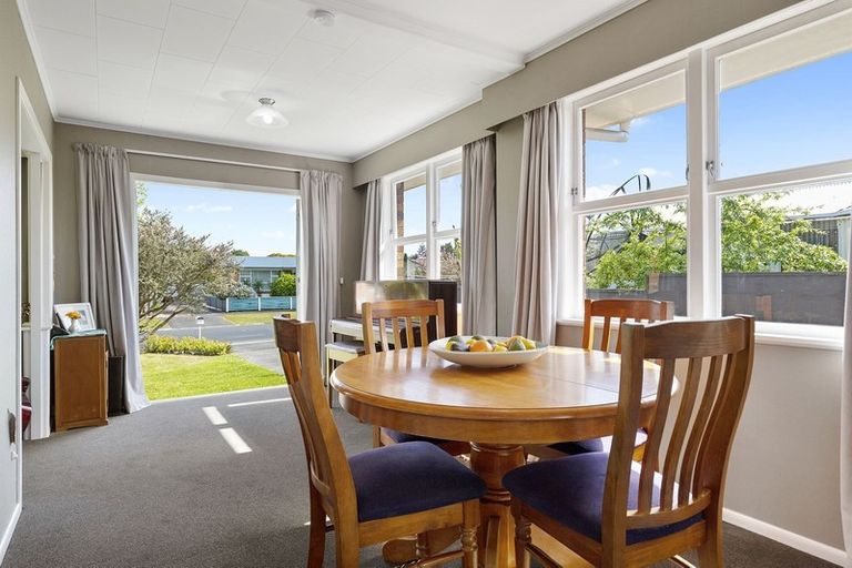 Photo of property in 99 Mount View Road, Melville, Hamilton, 3206