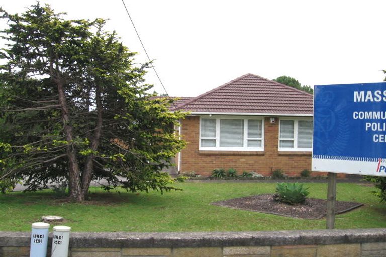 Photo of property in 390 Don Buck Road, Massey, Auckland, 0614