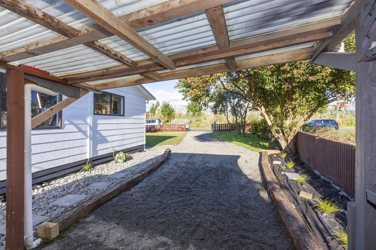 Photo of property in 17 Old Coach Road South, Otaki Beach, Otaki, 5512