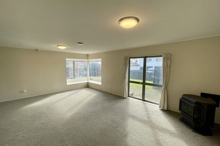 Photo of property in 3/8 Solana Court, Botany Downs, Auckland, 2010