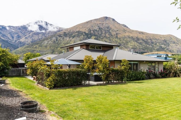 Photo of property in 45 Sylvan Street, Lake Hayes, Queenstown, 9304
