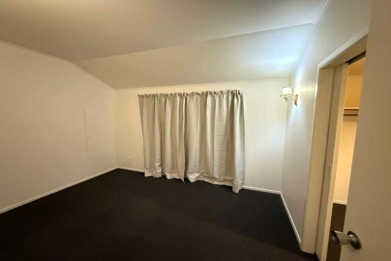 Photo of property in 10 Boler Place, New Lynn, Auckland, 0600