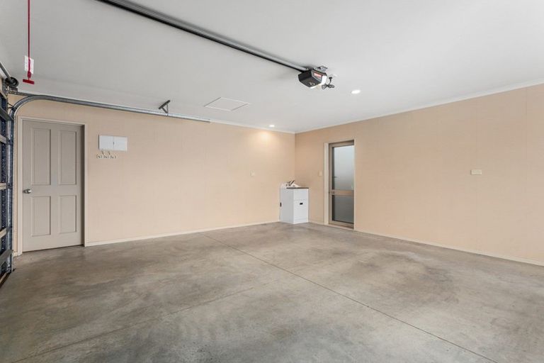 Photo of property in 26 Edgewater Grove, Whakatane, 3120