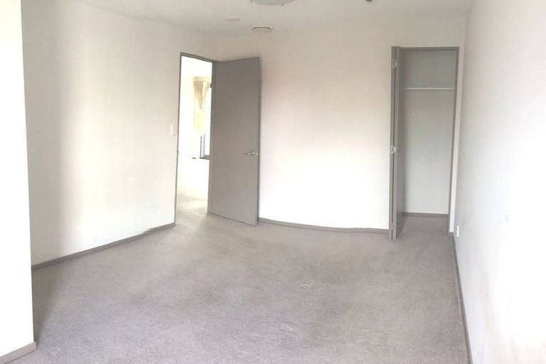 Photo of property in Dual Apartments, 503/142 Vivian Street, Te Aro, Wellington, 6011