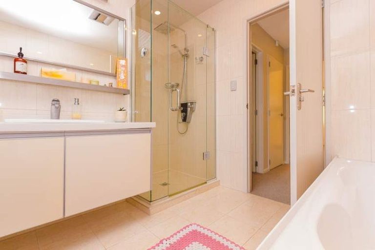 Photo of property in 15 Roadley Avenue, Sunnyhills, Auckland, 2010