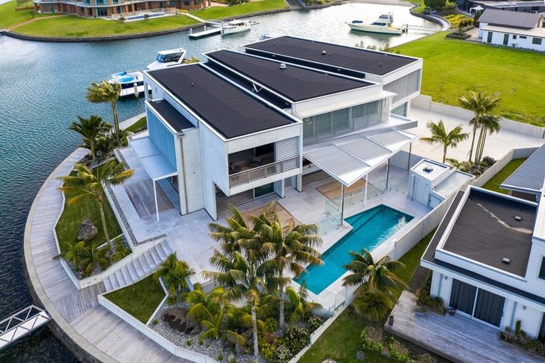 Photo of property in 10 Martingale Lane, One Tree Point, 0118