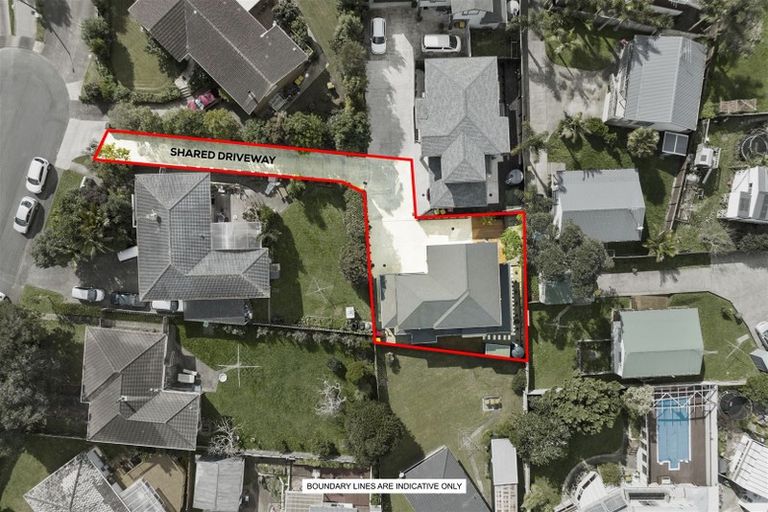 Photo of property in 7a Halcombe Place, Green Bay, Auckland, 0604