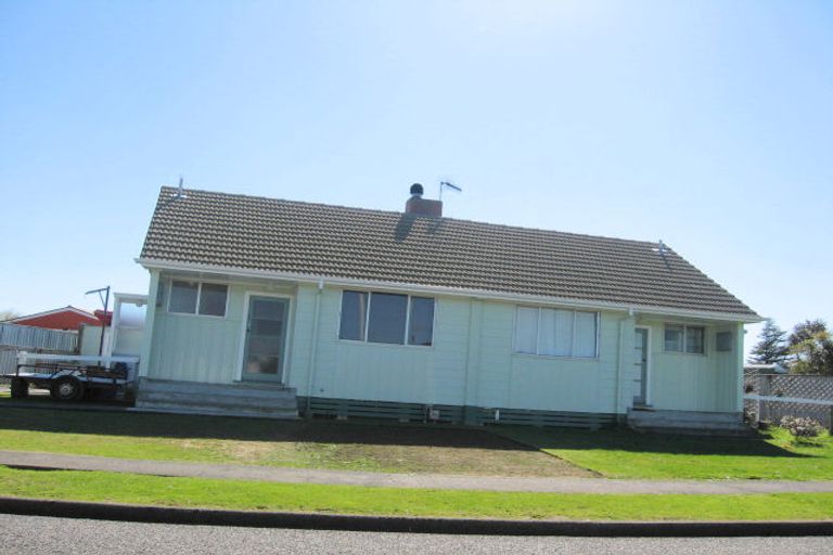 Photo of property in 19-21 Awatea Street, Levin, 5510