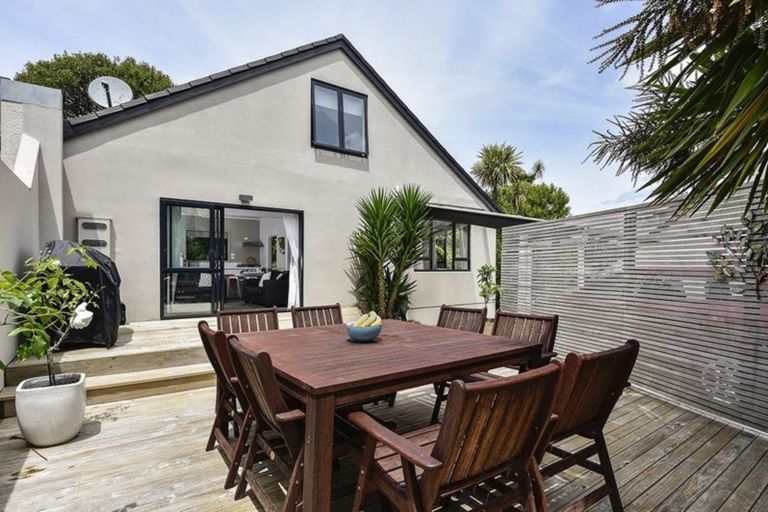 Photo of property in 3/18 Reid Road, New Lynn, Auckland, 0600