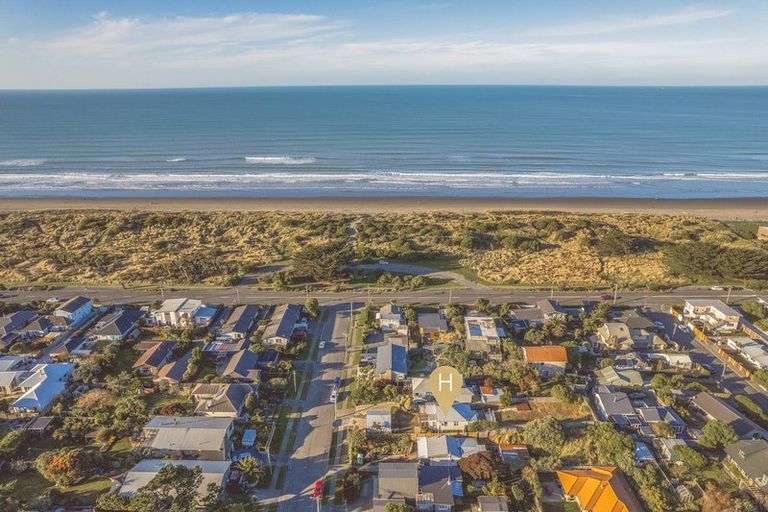 Photo of property in 9 Bellamy Avenue, New Brighton, Christchurch, 8061