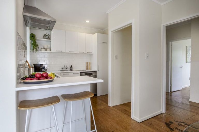 Photo of property in 25 Makiri Street, Helensville, 0800