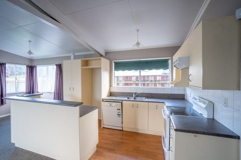 Photo of property in 59 Sutherland Crescent, Westbrook, Palmerston North, 4412