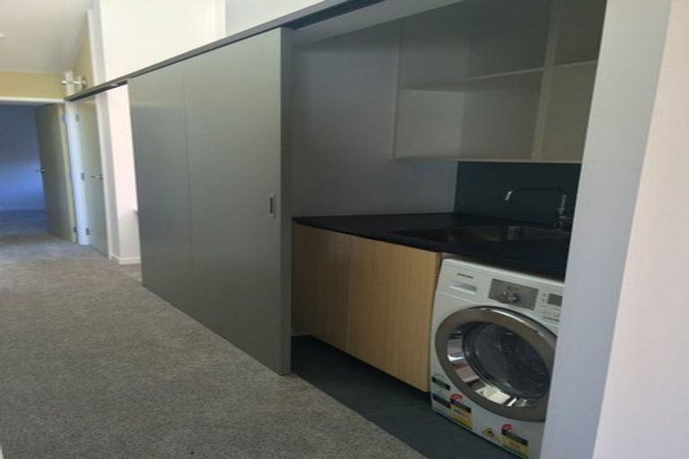 Photo of property in 76 Brougham Street, Mount Victoria, Wellington, 6011