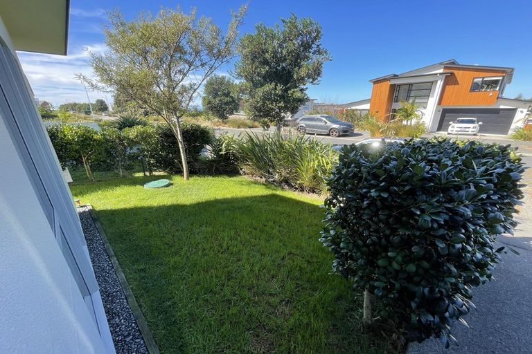 Photo of property in 17 Caldera Drive, Long Bay, Auckland, 0630