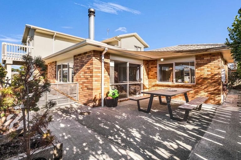 Photo of property in 36 Mandalay Place, Waiuku, 2123