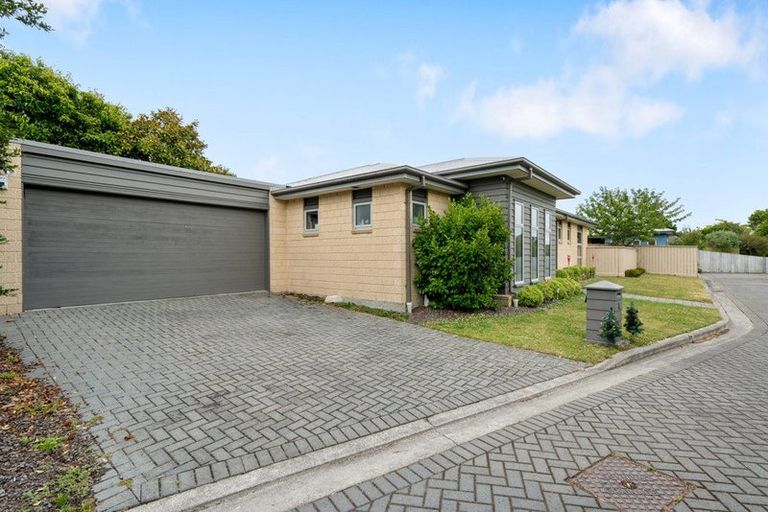 Photo of property in 6 Wrey Jury Lane, Dallington, Christchurch, 8061