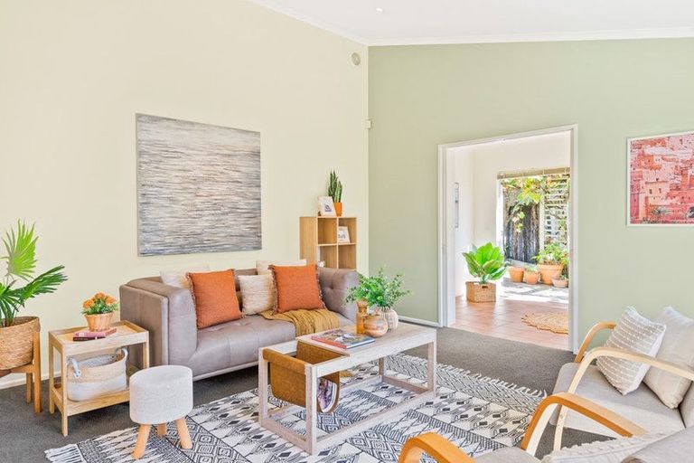 Photo of property in 11 Avion Terrace, Raumati Beach, Paraparaumu, 5032