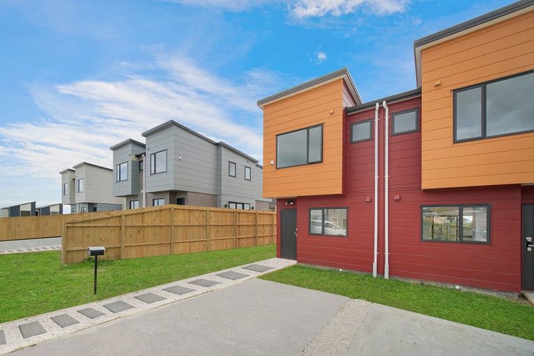 Photo of property in 8a Poruru Close, Papakura, 2110