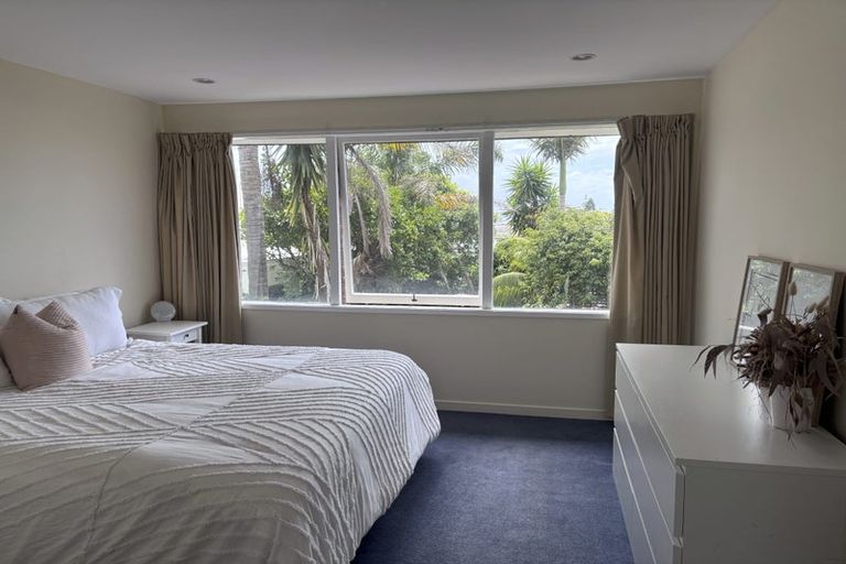 Photo of property in 1/21 Peter Terrace, Castor Bay, Auckland, 0620