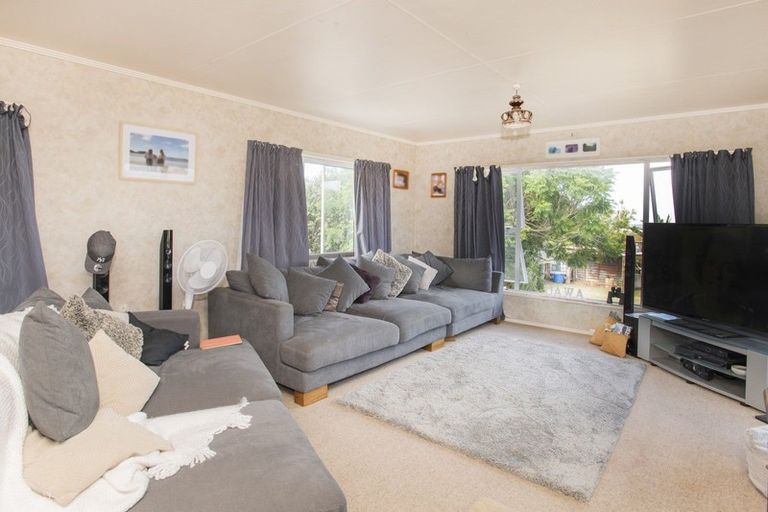 Photo of property in 14 Discovery Street, Tolaga Bay, 4077