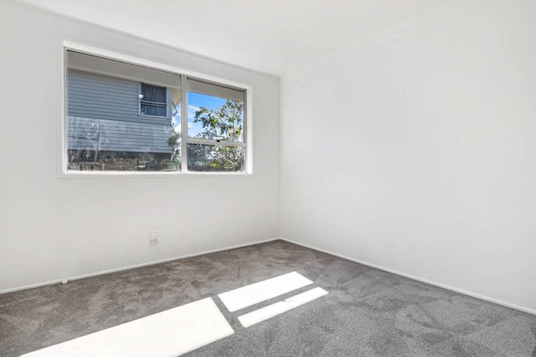 Photo of property in 24 Leaver Place, Weymouth, Auckland, 2103