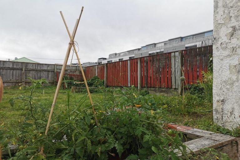 Photo of property in 37 Bay Street, Petone, Lower Hutt, 5012