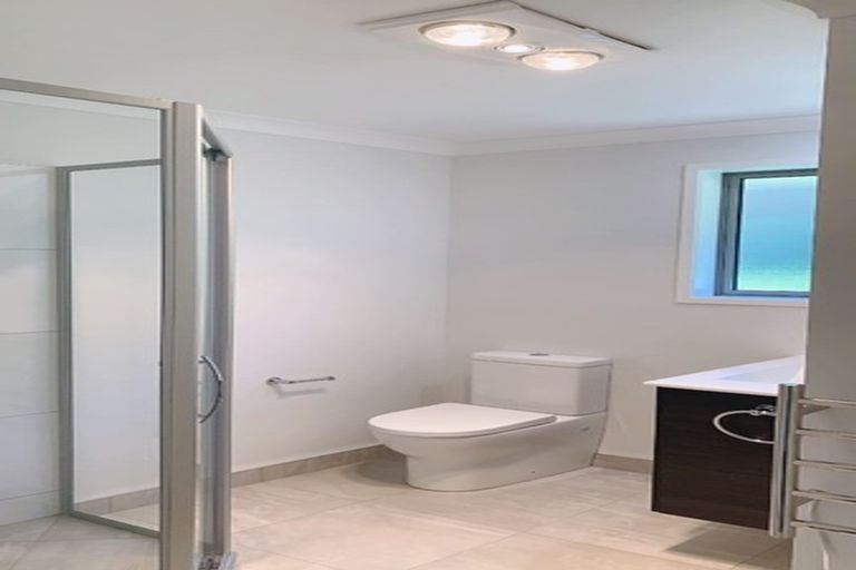 Photo of property in 16 Goh Place, Manurewa, Auckland, 2105