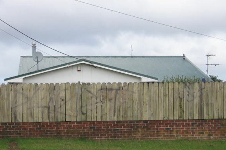 Photo of property in 256 Sturges Road, Henderson, Auckland, 0612