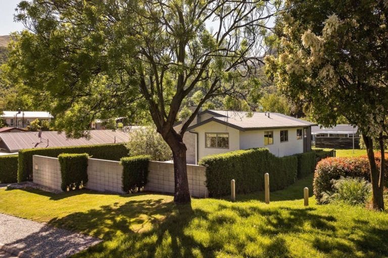 Photo of property in 8 Bracken Street, Arrowtown, 9302