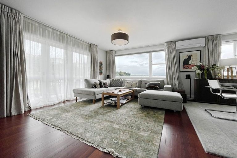 Photo of property in 95 Beazley Avenue, Paparangi, Wellington, 6037