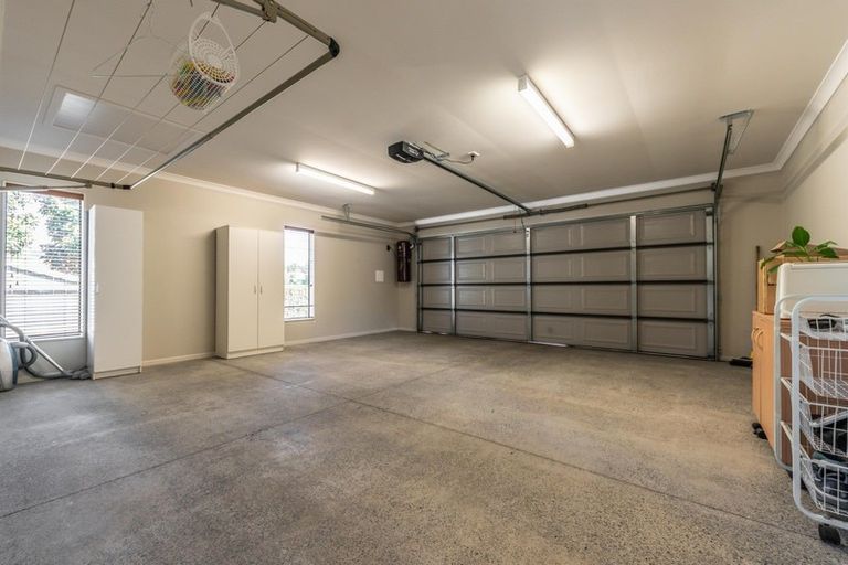 Photo of property in 8 Cooper Crescent, Cambridge, 3434