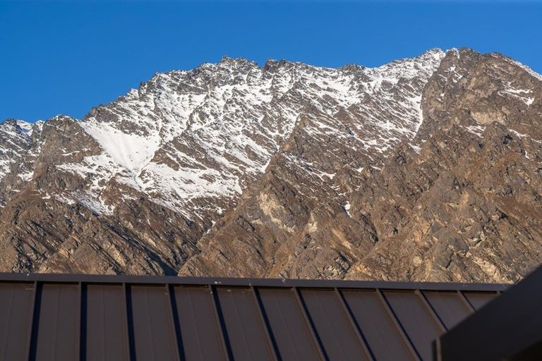 Photo of property in 2 Wanderer Lane, Jacks Point, Queenstown, 9371