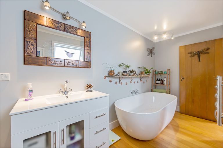 Photo of property in 27 Tramway Road, Beach Haven, Auckland, 0626