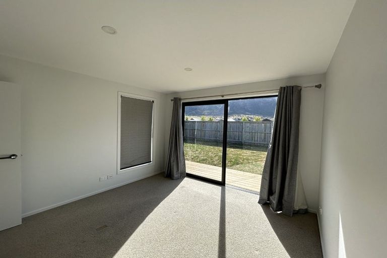 Photo of property in 51 Howden Drive, Jacks Point, 9371