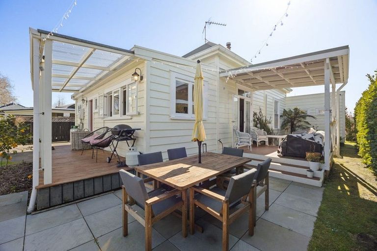 Photo of property in 31 Clare Street, Cambridge, 3434