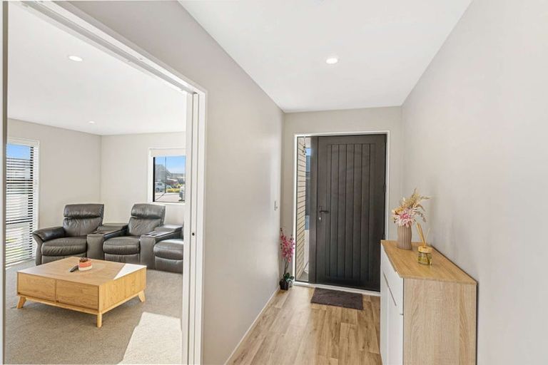 Photo of property in 160 Shillingford Boulevard, Rolleston, 7615