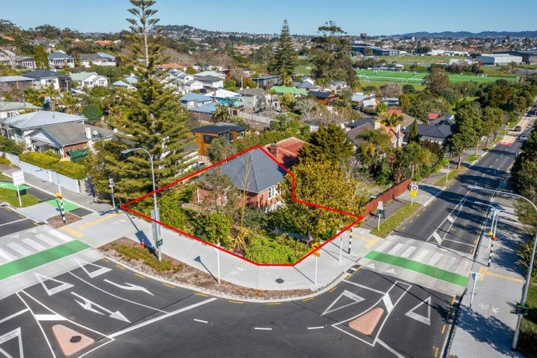 Photo of property in 2 Meola Road, Westmere, Auckland, 1022